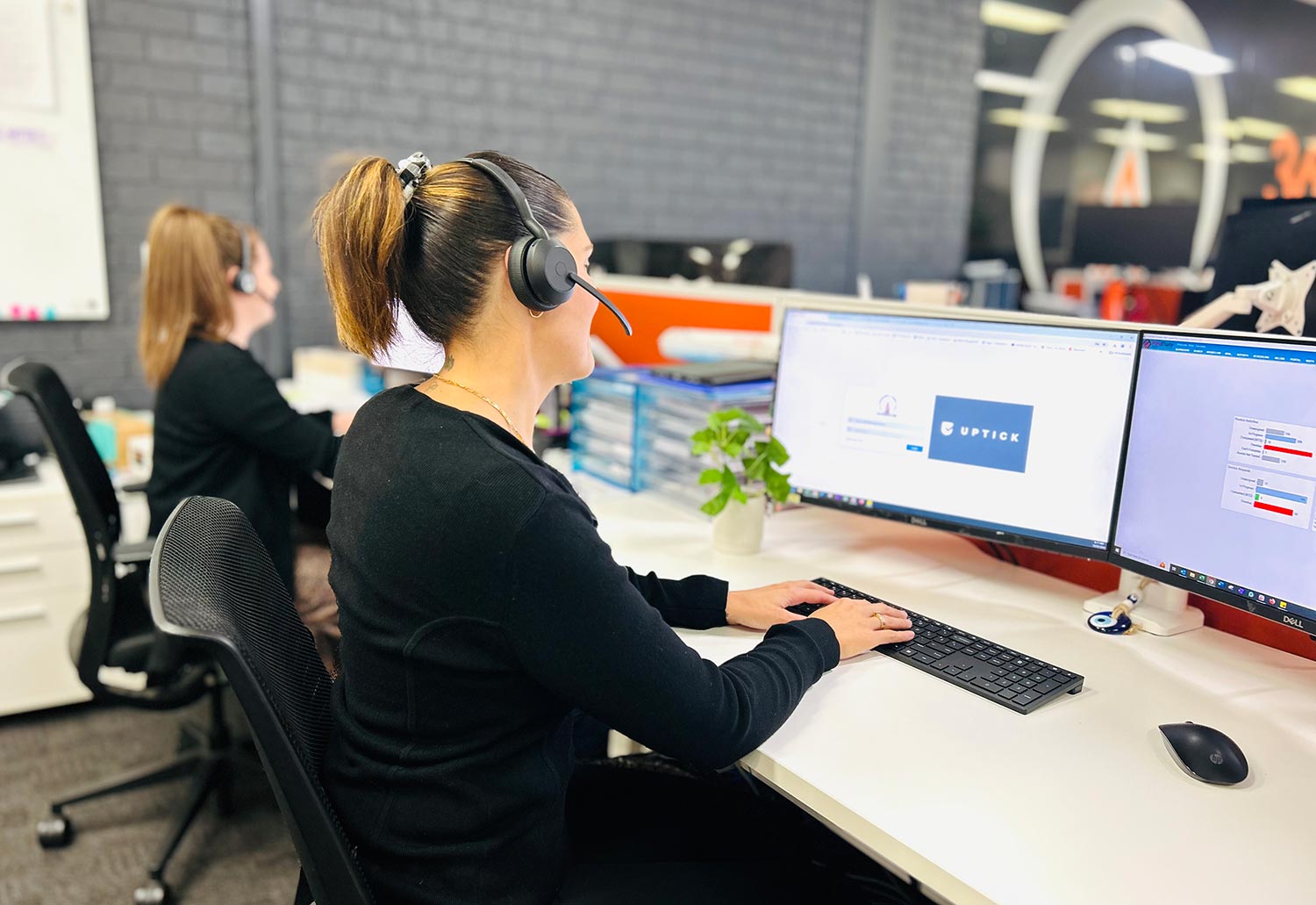 staff in emergency call centre